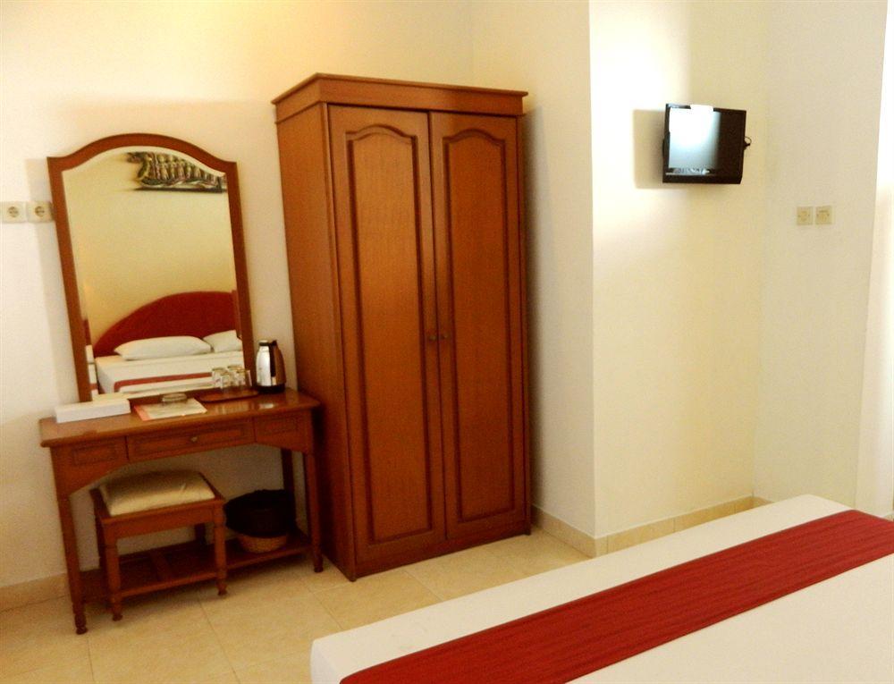 Hotel Ratna 꾸따 외부 사진